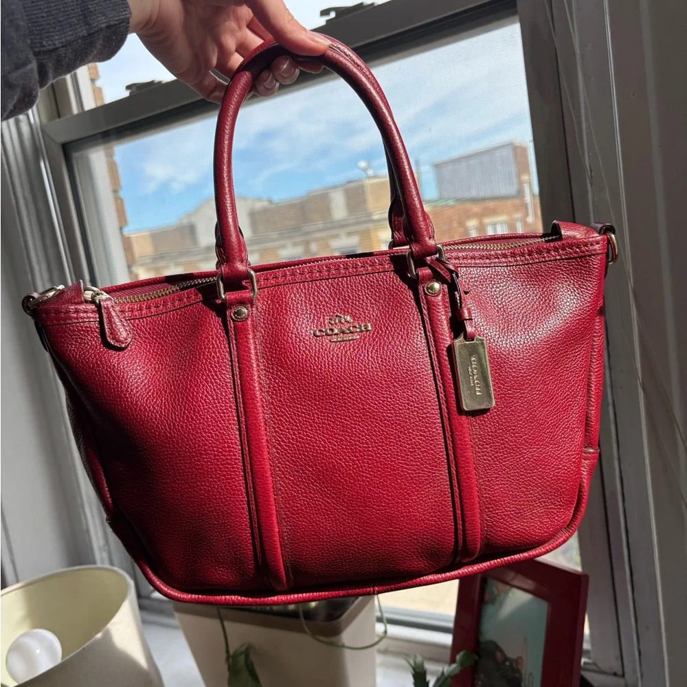 Beautiful Like-New Red Coach Purse With Crossbody Strap Pebble Leather Handbag - Picture 2 of 12